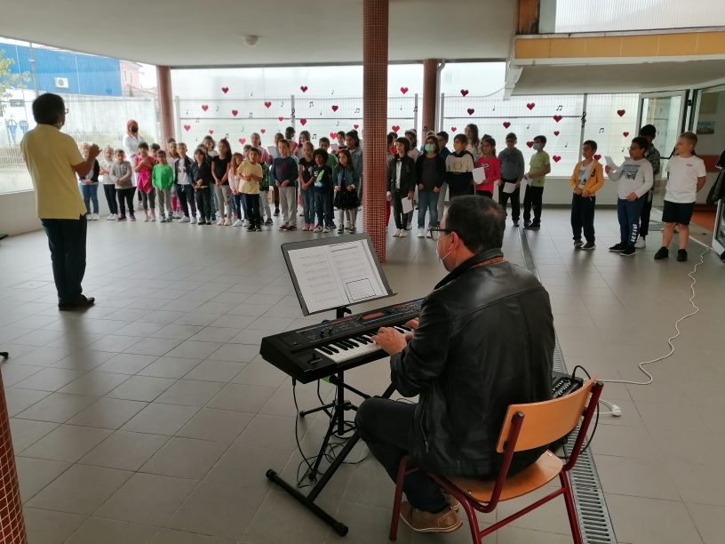 No Dia Mundial da Música   Houve Coro na EB de Gândara dos Olivais