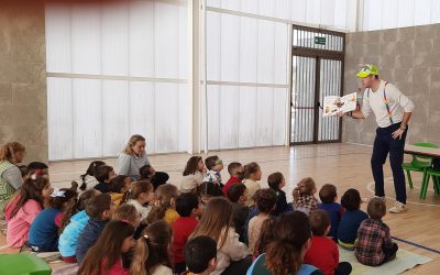 André Madaleno encanta as crianças no Centro Escolar do Coimbrão (AERSI)