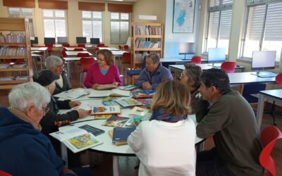 Projeto “Entre Livros e Vidas: Gerações de Leitores”: Biblioteca Rainha Santa Isabel recebe nova visita repleta de memórias, afetos e livros que atravessam gerações (AERSI)