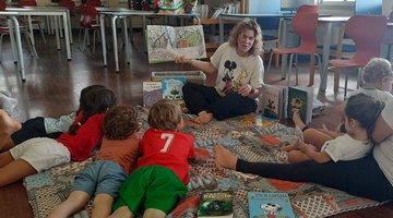 Biblioteca Rainha Santa Isabel abre portas à comunidade para mais uma Hora do Conto repleta de histórias e sabores